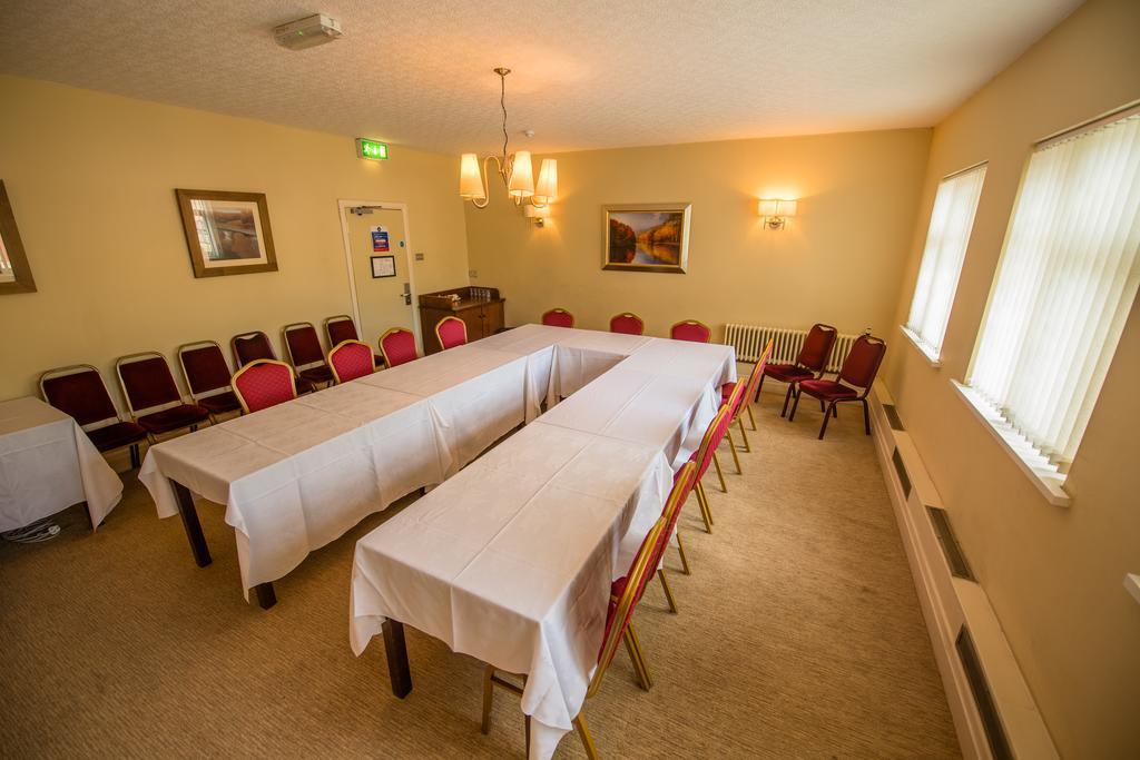 The Twelve Knights Otel Port Talbot Dış mekan fotoğraf
